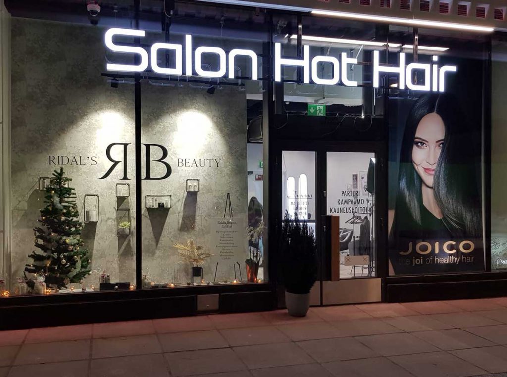 Salon Hot Hair, Kauppakeskus Ainoa, 2. kerros, Länsituuli 5 - sisäänkäynti kävelykadulta.