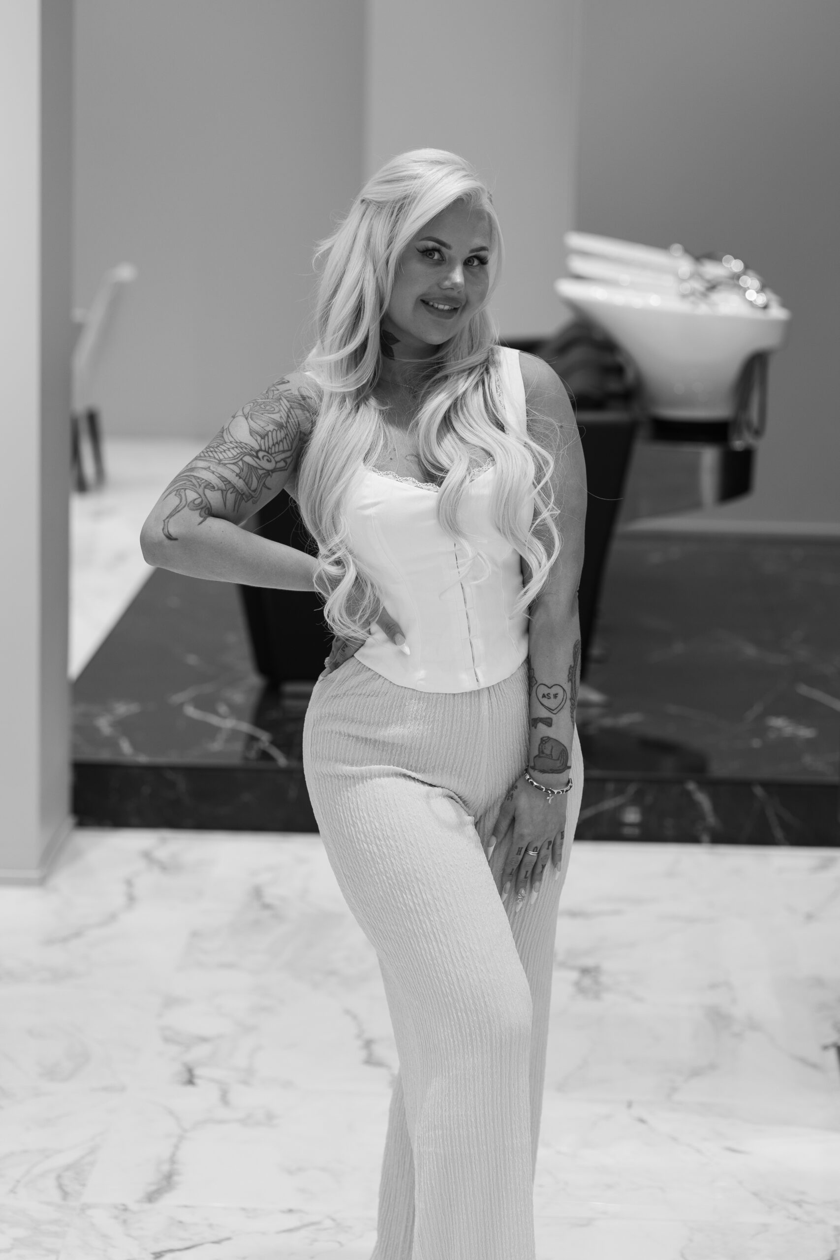Katja Roosa, kampaaja Salon Hot Hair, Espoo Tapiola.