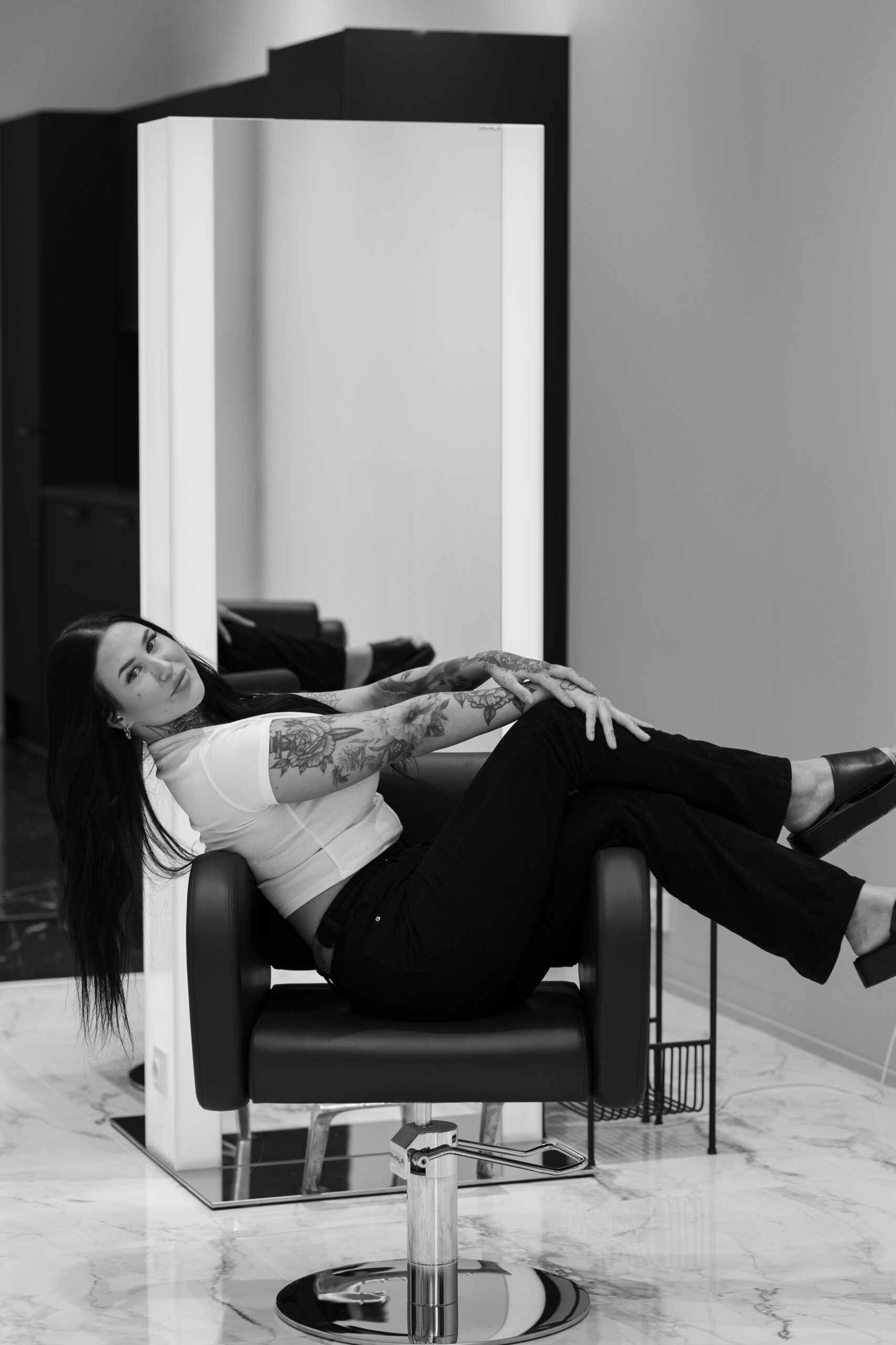 Roosa Janita, kampaaja Salon Hot Hair, Espoo Tapiola.