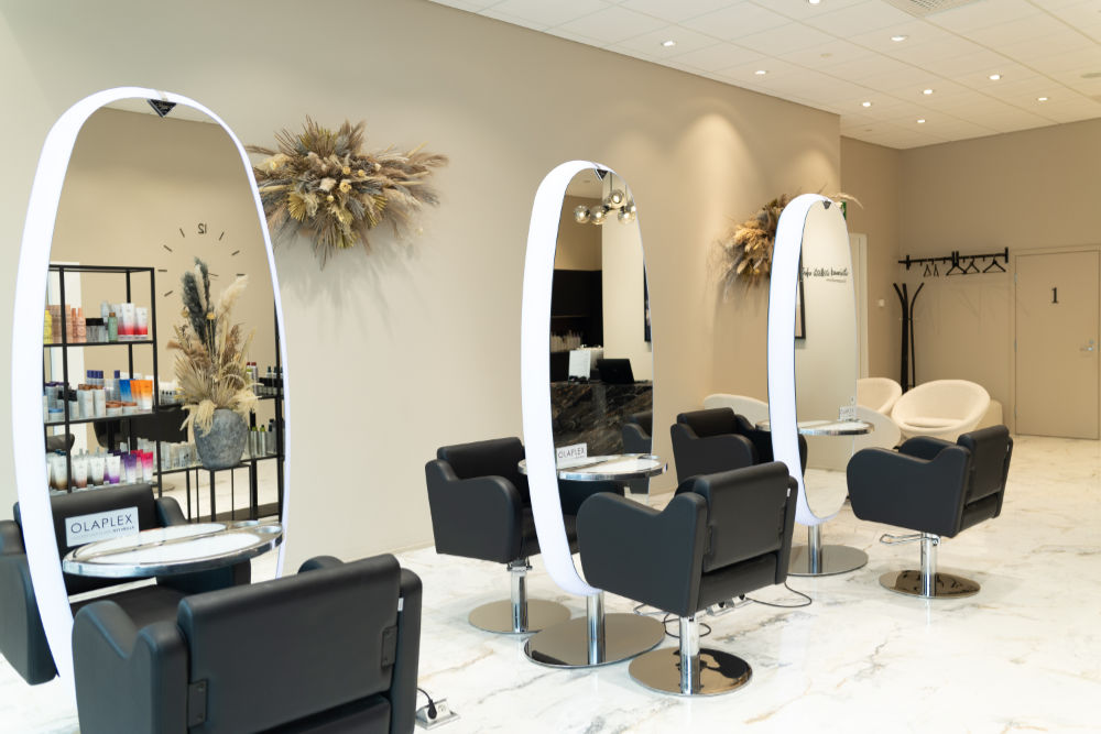 Salon Hot Hair, parturi-kampaamo Espoon Tapiolassa, Kauppakeskus Ainoassa.